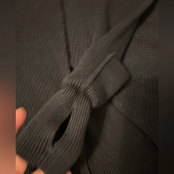 Lululemon Bhakti Life Sweater Women 8
Black Vented Yoga Activewear Knit Slit - Picture 3 of 13